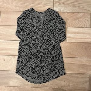 Aerie - Grey and Black Cheetah Print Long Sleeve (XS)